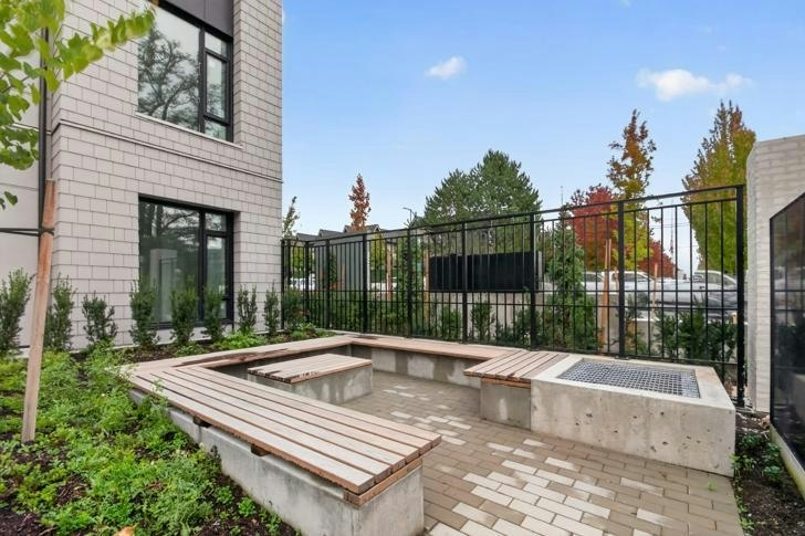 185-5433 Oak Street, Vancouver, BC, V6M 0G4 2