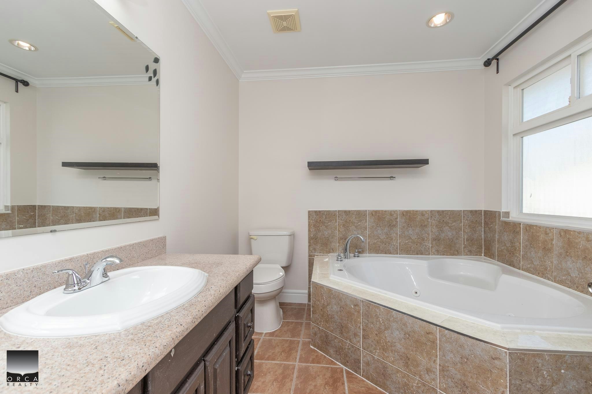 19130 69a Avenue, Surrey, BC, V4N 0A5 - 18