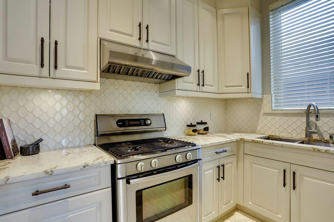 3760 W 17th Avenue, Vancouver, BC, V6S 1A2 - 11