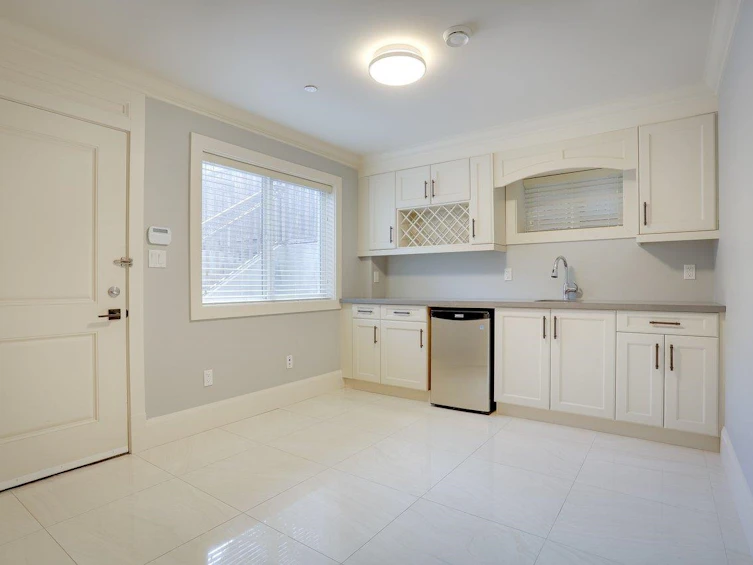 3760 W 17th Avenue, Vancouver, BC, V6S 1A2 - 30