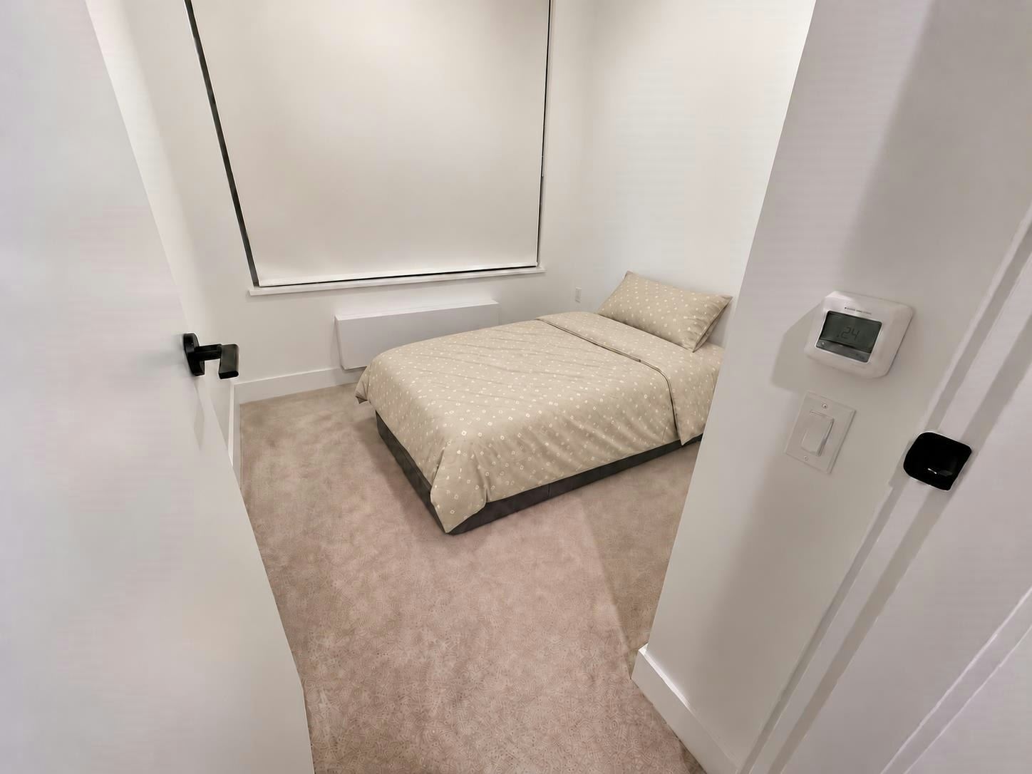 5xx-8750 University Crescent, Burnaby, BC, V5A 0G9 2