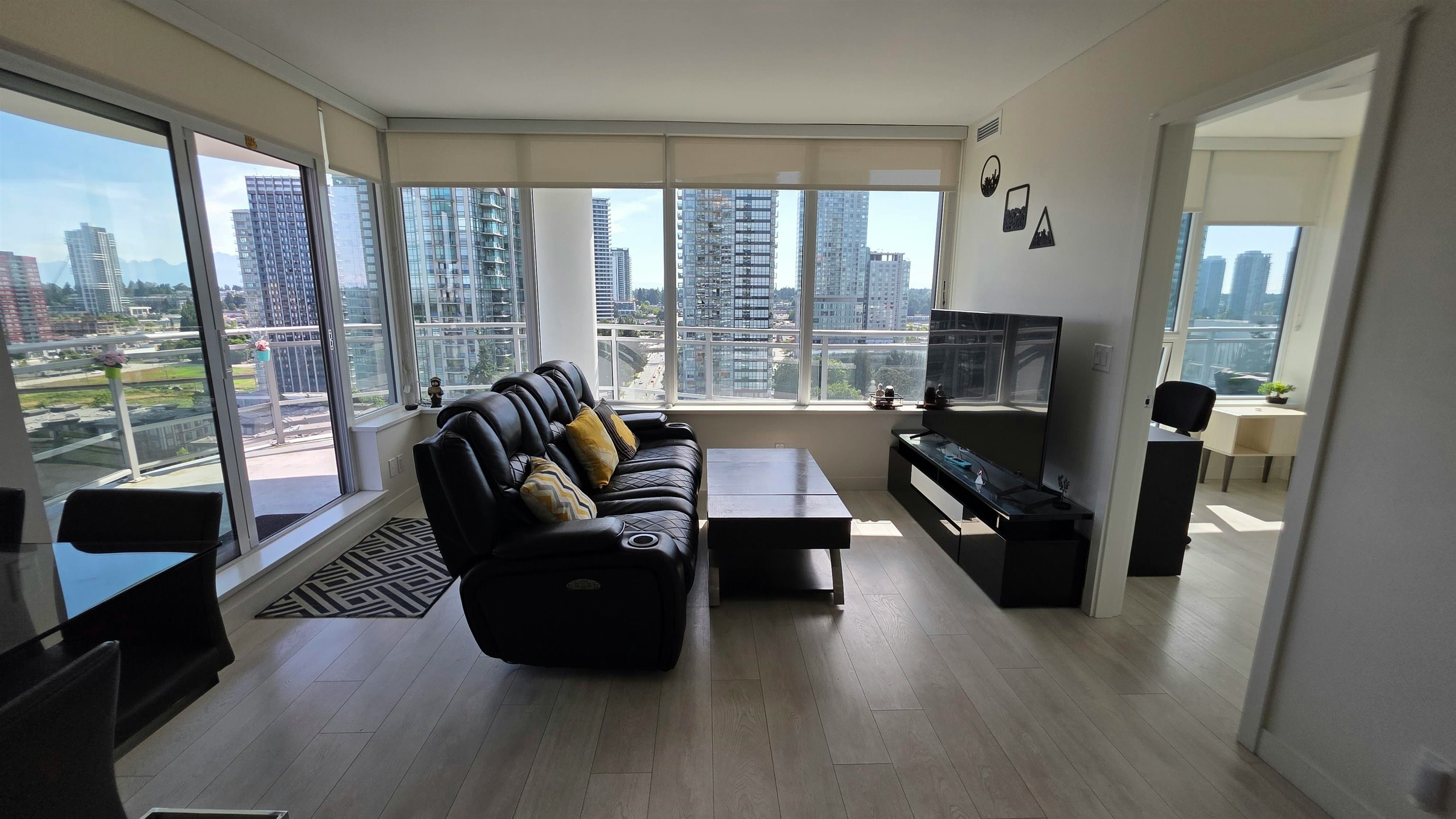 1403-13318 104 Avenue, Surrey, BC, V3T 0R2 4
