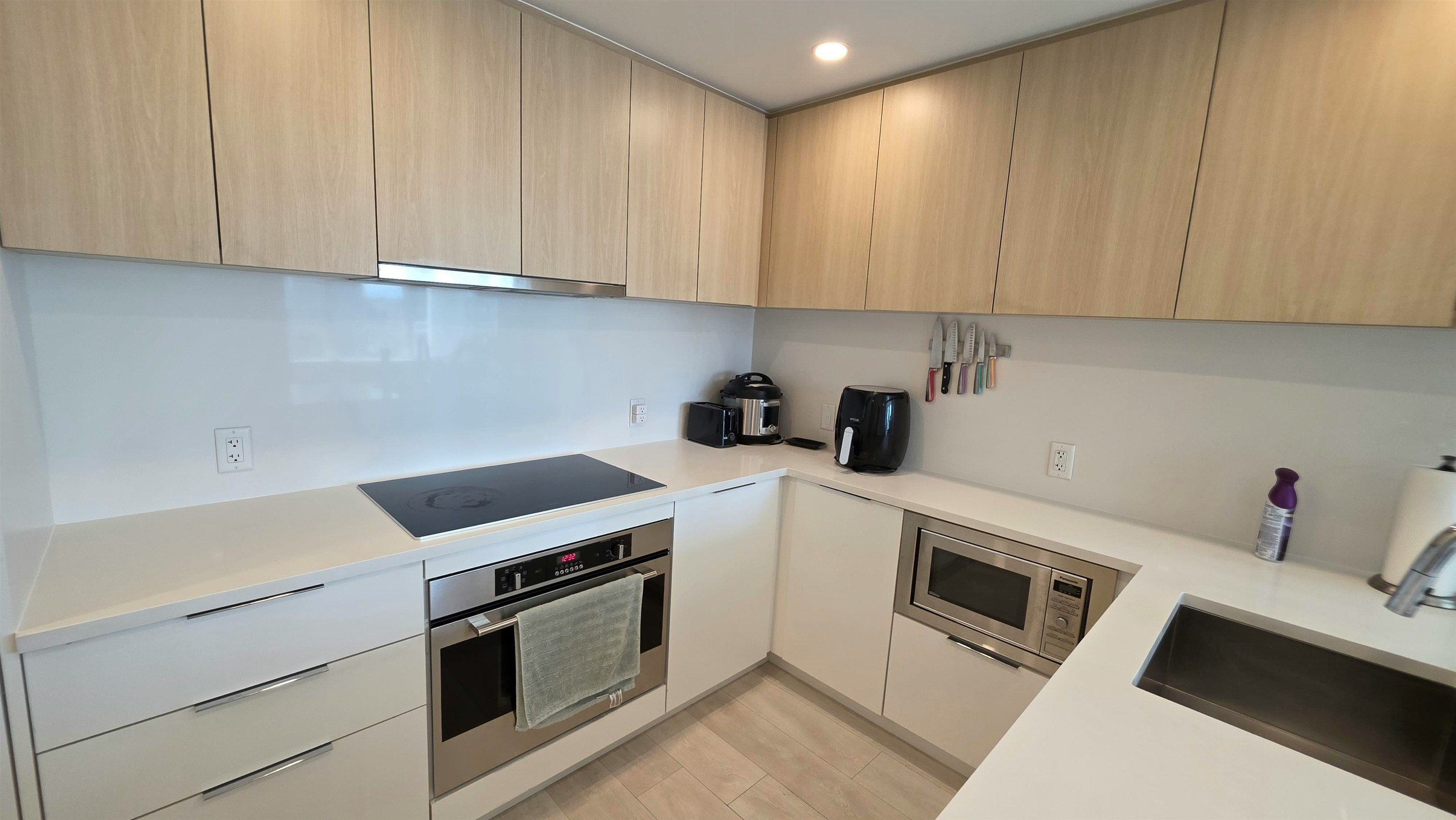 1403-13318 104 Avenue, Surrey, BC, V3T 0R2 - 16