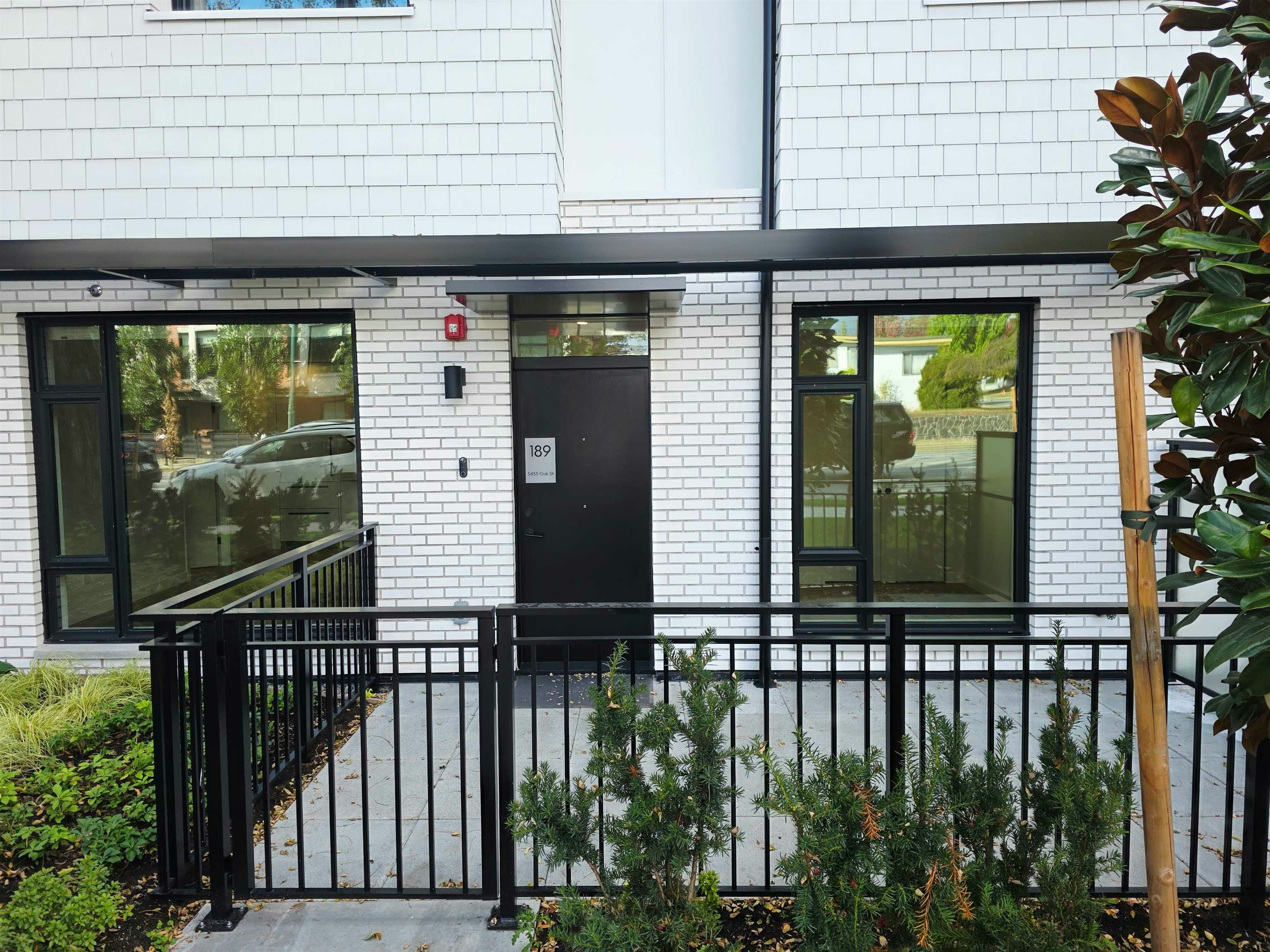 189-5433 Oak Street, Vancouver, BC, V6M 0G4 - 2