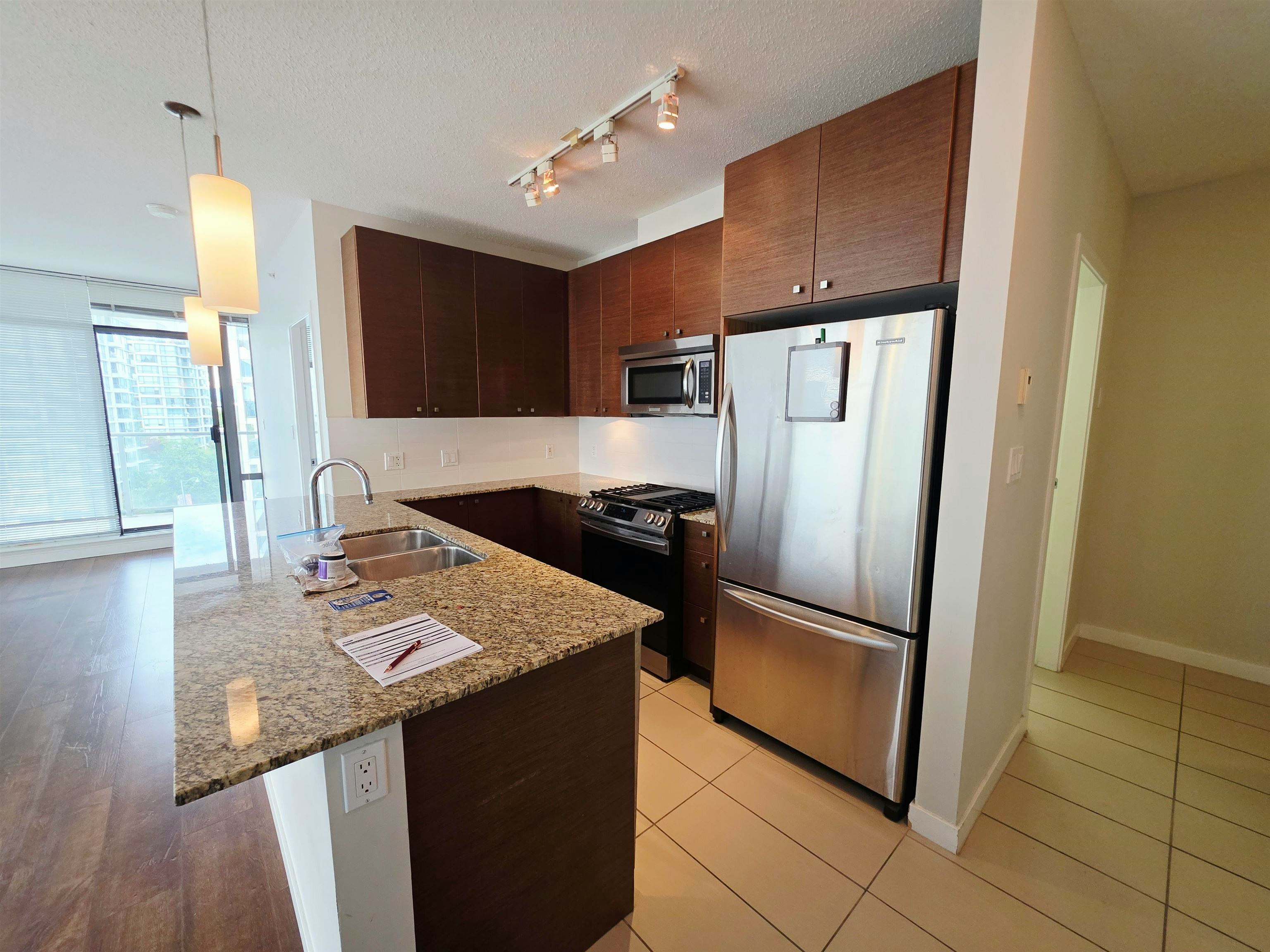906-7360 Elmbridge Way, Richmond, BC, V6Y 4C5 - 5
