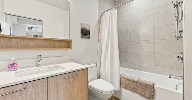 111-1529 Oxford Street, North Vancouver, BC, V7J 0G2 - 4