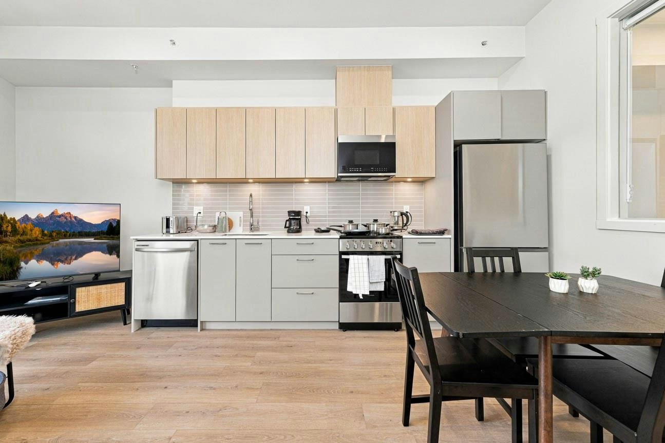 111-1529 Oxford Street, North Vancouver, BC, V7J 0G2 - 11