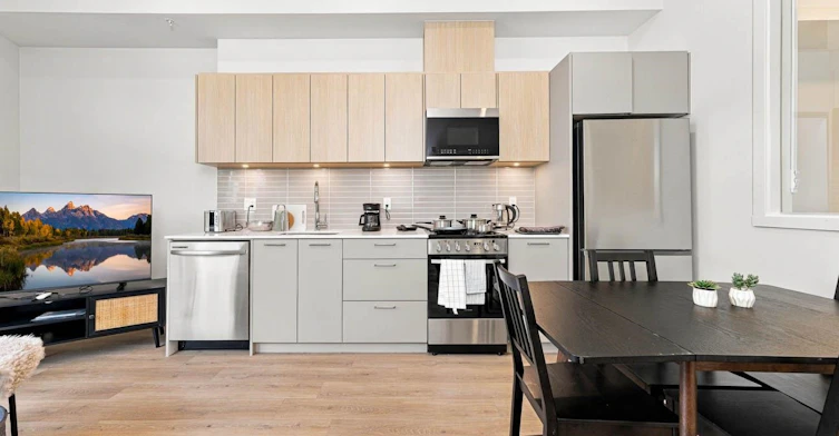 111-1529 Oxford Street, North Vancouver, BC, V7J 0G2 - 11
