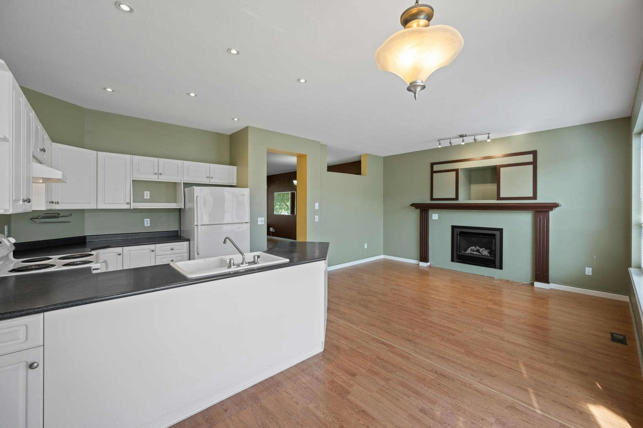 8692 207 Street, Langley, BC, V1M 3X4 - 16
