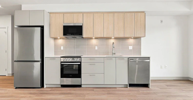 525-1529 Oxford Street, North Vancouver, BC, V7J 0G2 - 3