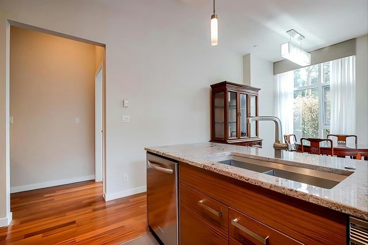 1xx-6188 Wilson Avenue, Burnaby, BC, V5H 0A5 - 4