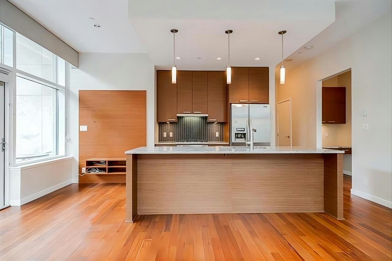1xx-6188 Wilson Avenue, Burnaby, BC, V5H 0A5