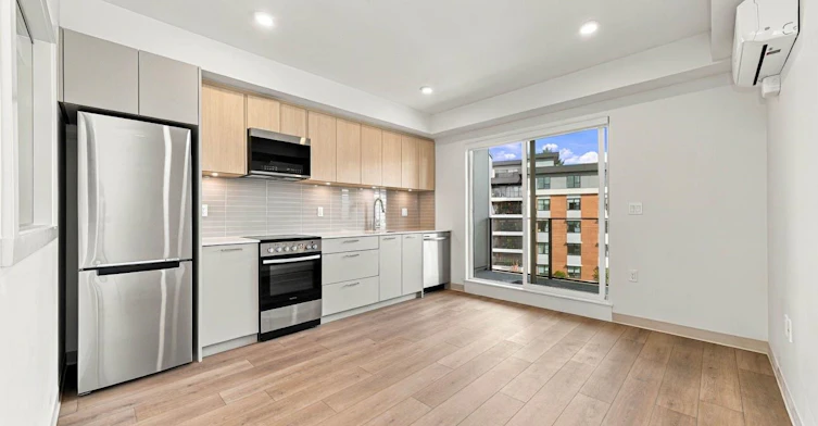 502-1529 Oxford Street, North Vancouver, BC, V7J 0G2
