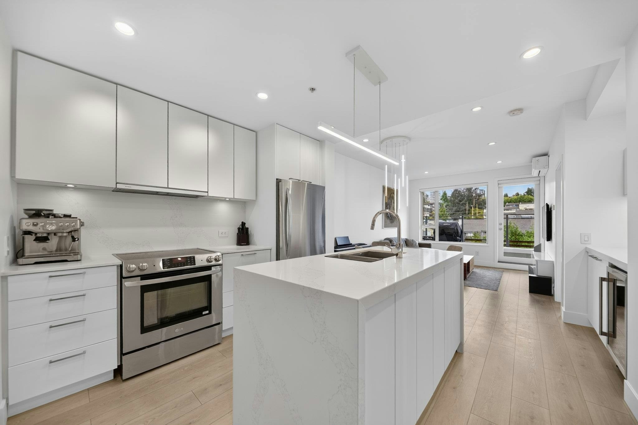 506-221 E 3rd, North Vancouver, BC, V7L 1E7 - 2