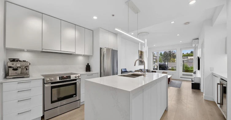 506-221 E 3rd, North Vancouver, BC, V7L 1E7 - 2