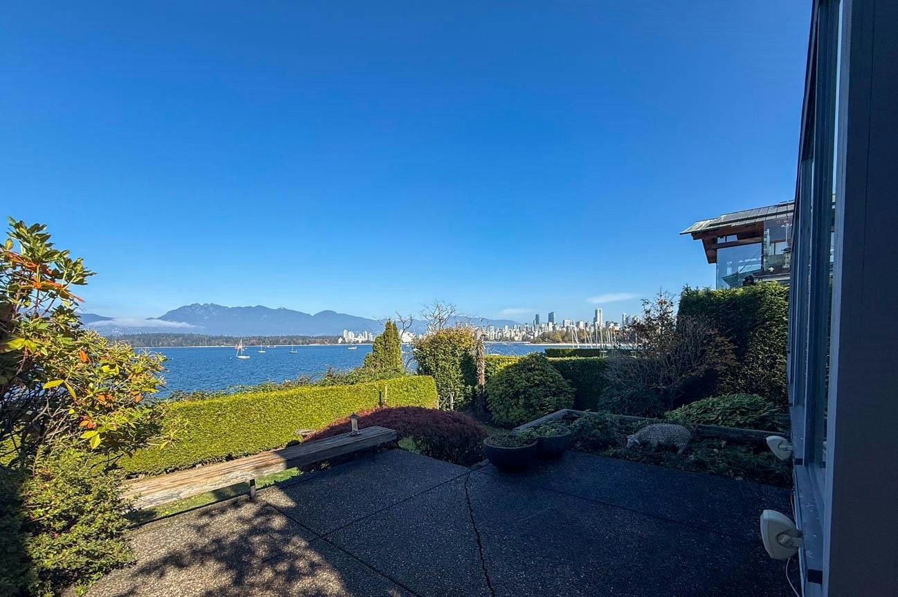 2515 Point Grey Road, Vancouver, BC, V6K 1A1 - 16