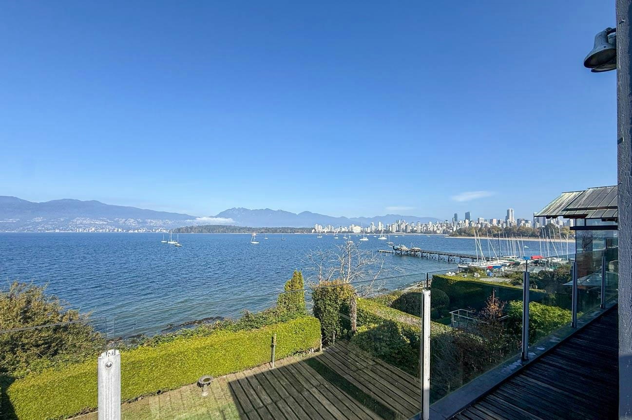 2515 Point Grey Road, Vancouver, BC, V6K 1A1 - 2