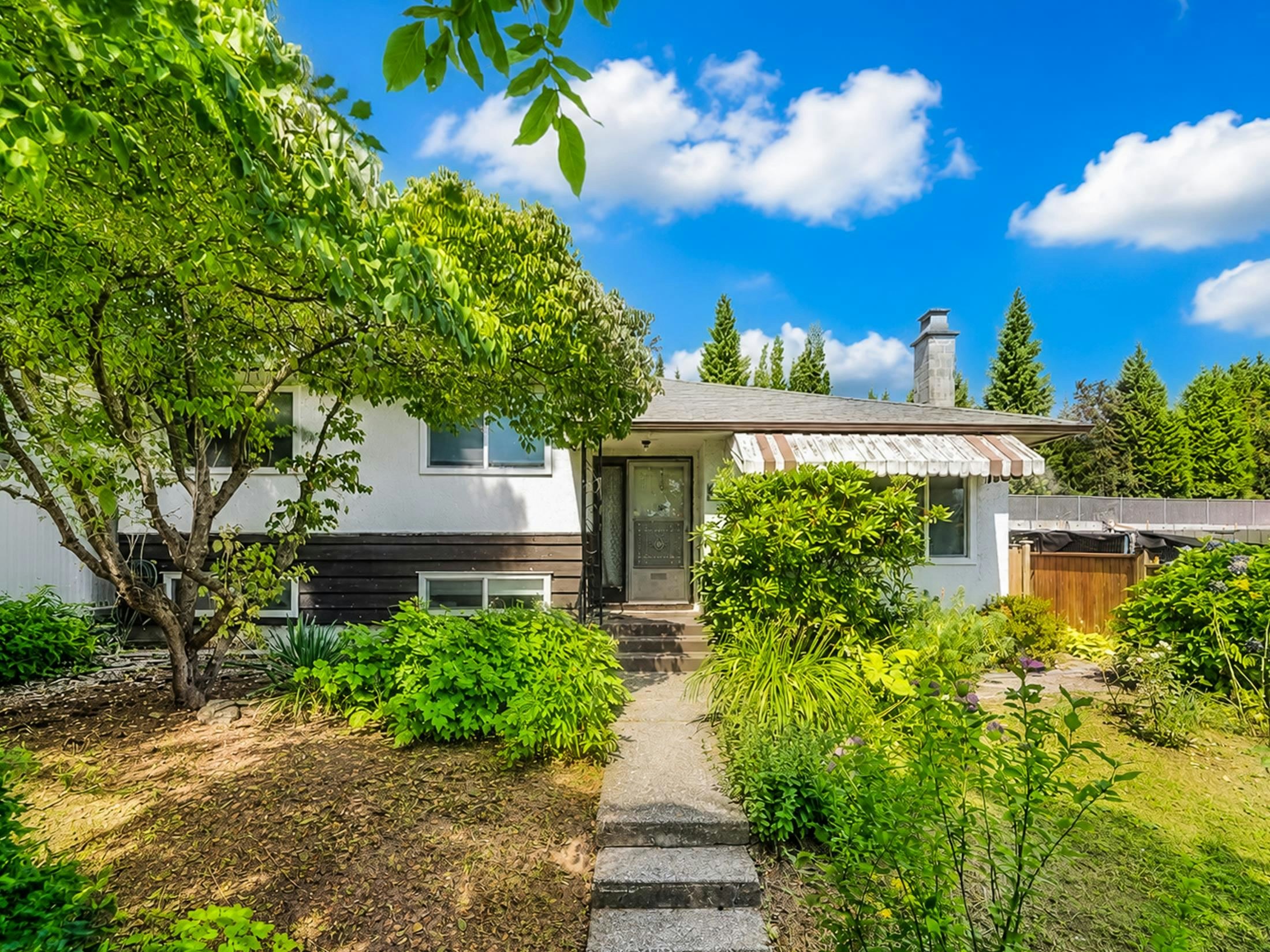 8259 10th Avenue, Burnaby, BC, V3N 2S6