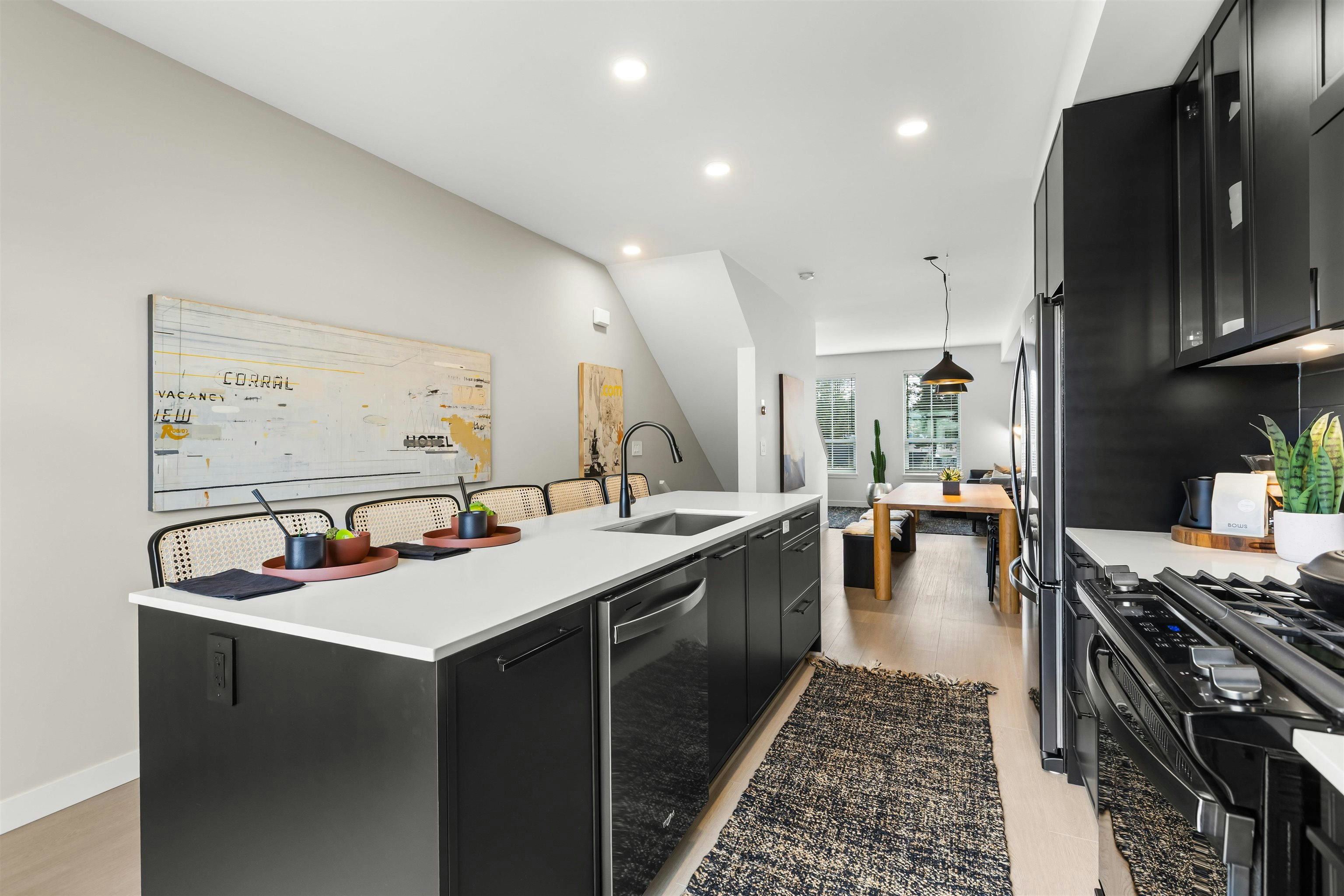 48-2891 Montrose Avenue - 4