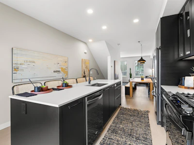 48-2891 Montrose Avenue - 4