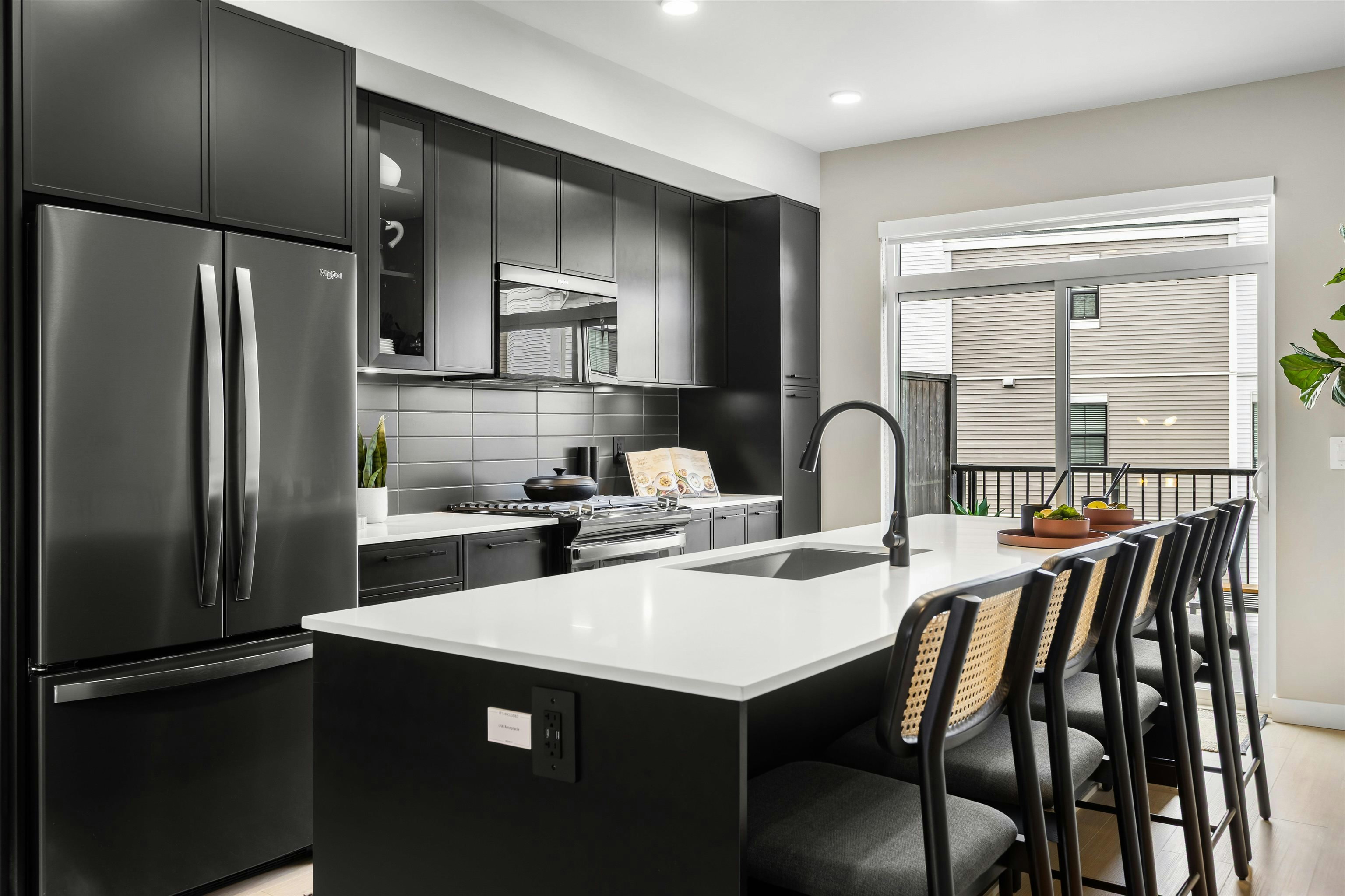 48-2891 Montrose Avenue, Abbotsford, BC