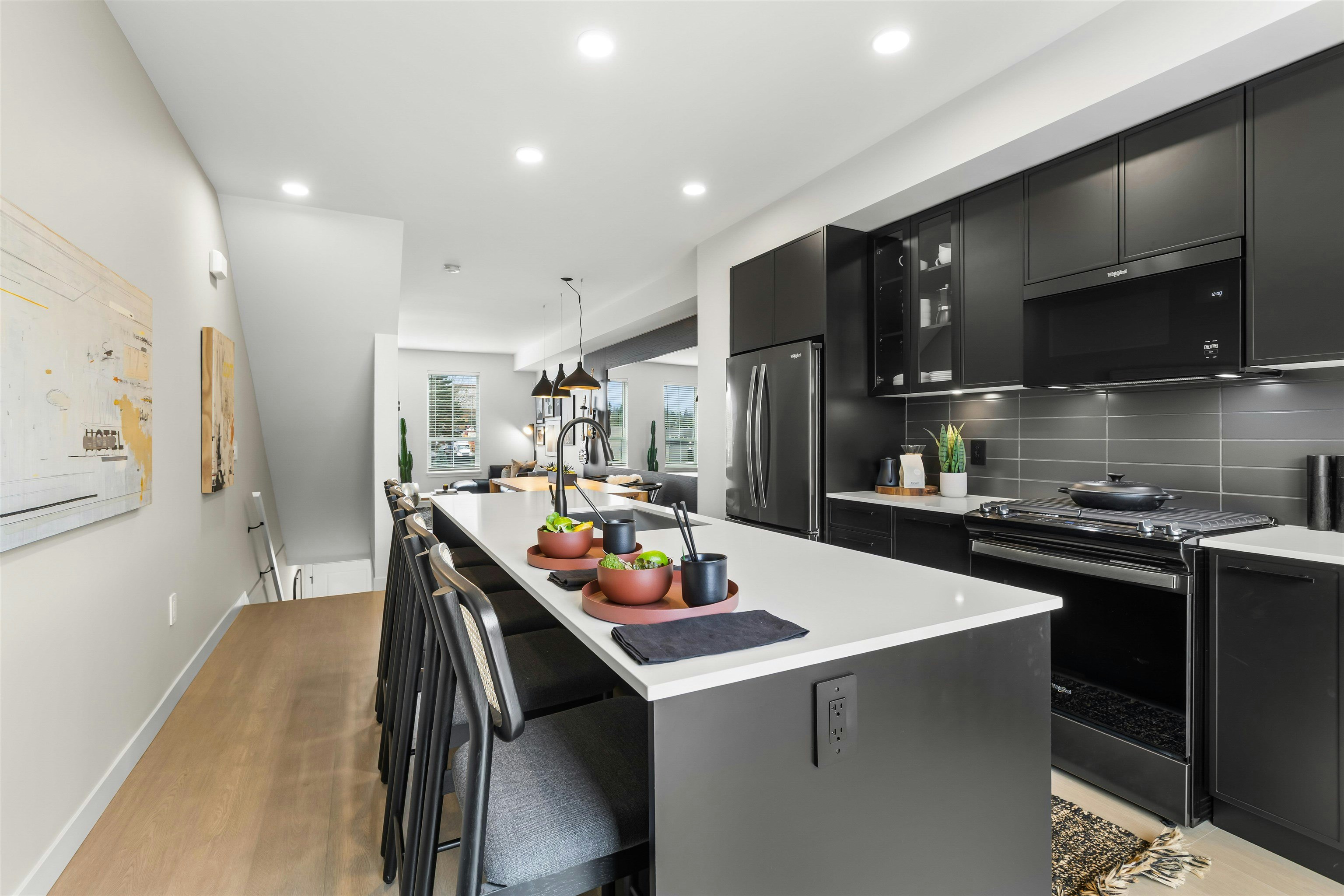 48-2891 Montrose Avenue - 5