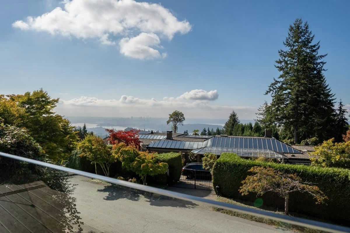1115 Groveland Court, West Vancouver, BC, V7S 1Z7 - 2