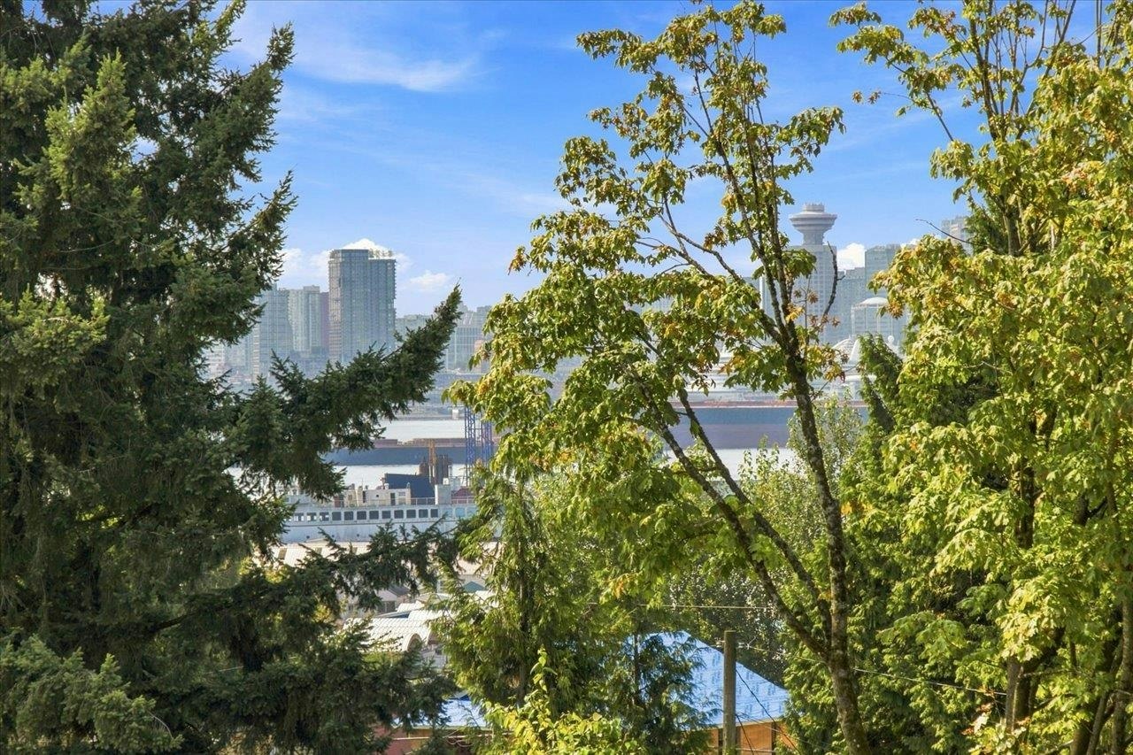 202-212 Forbes Avenue, North Vancouver, BC, V7M 3E5 - 12