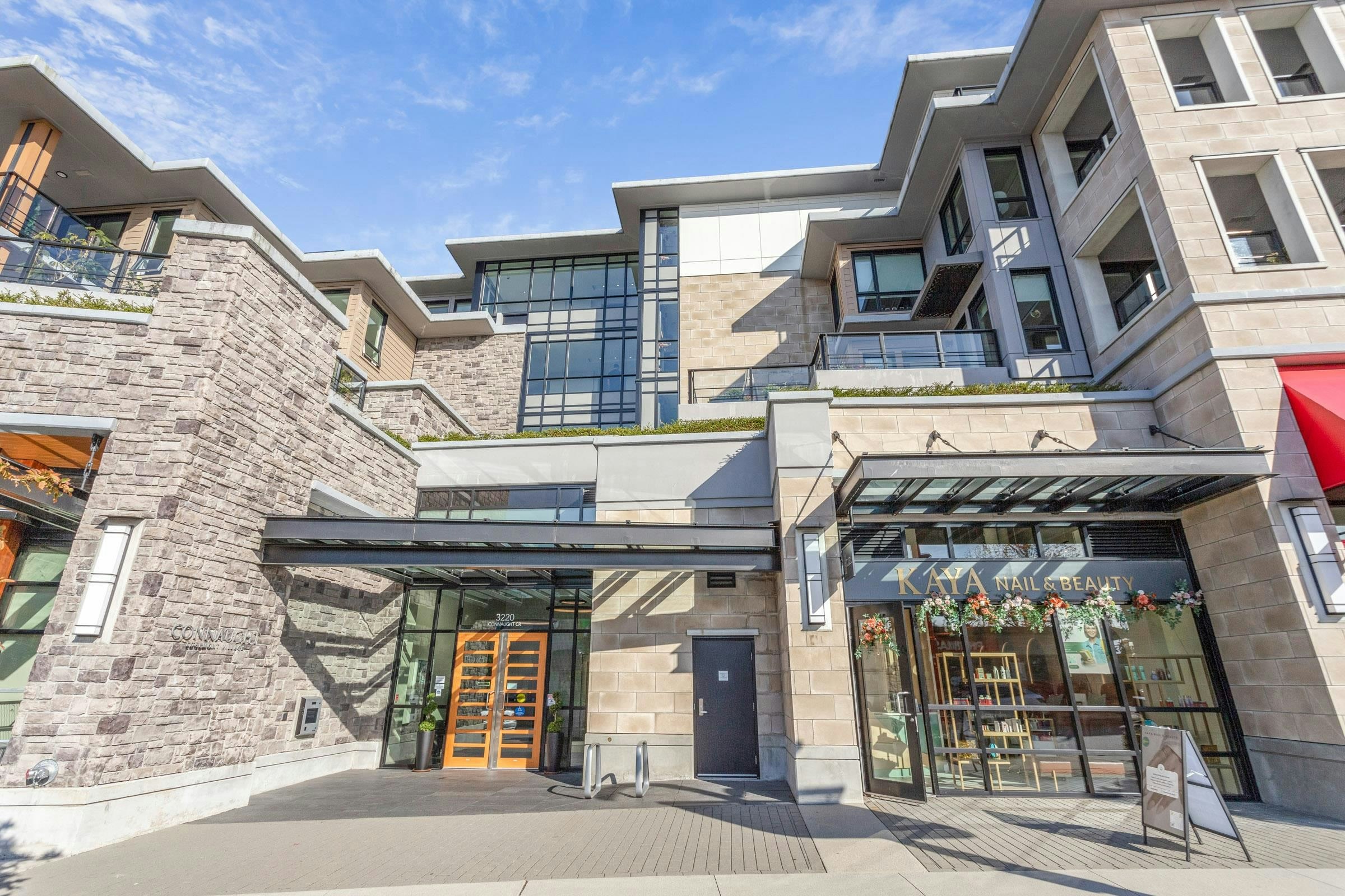 206-3220 Connaught Crescent, North Vancouver, BC, V7R 0A5