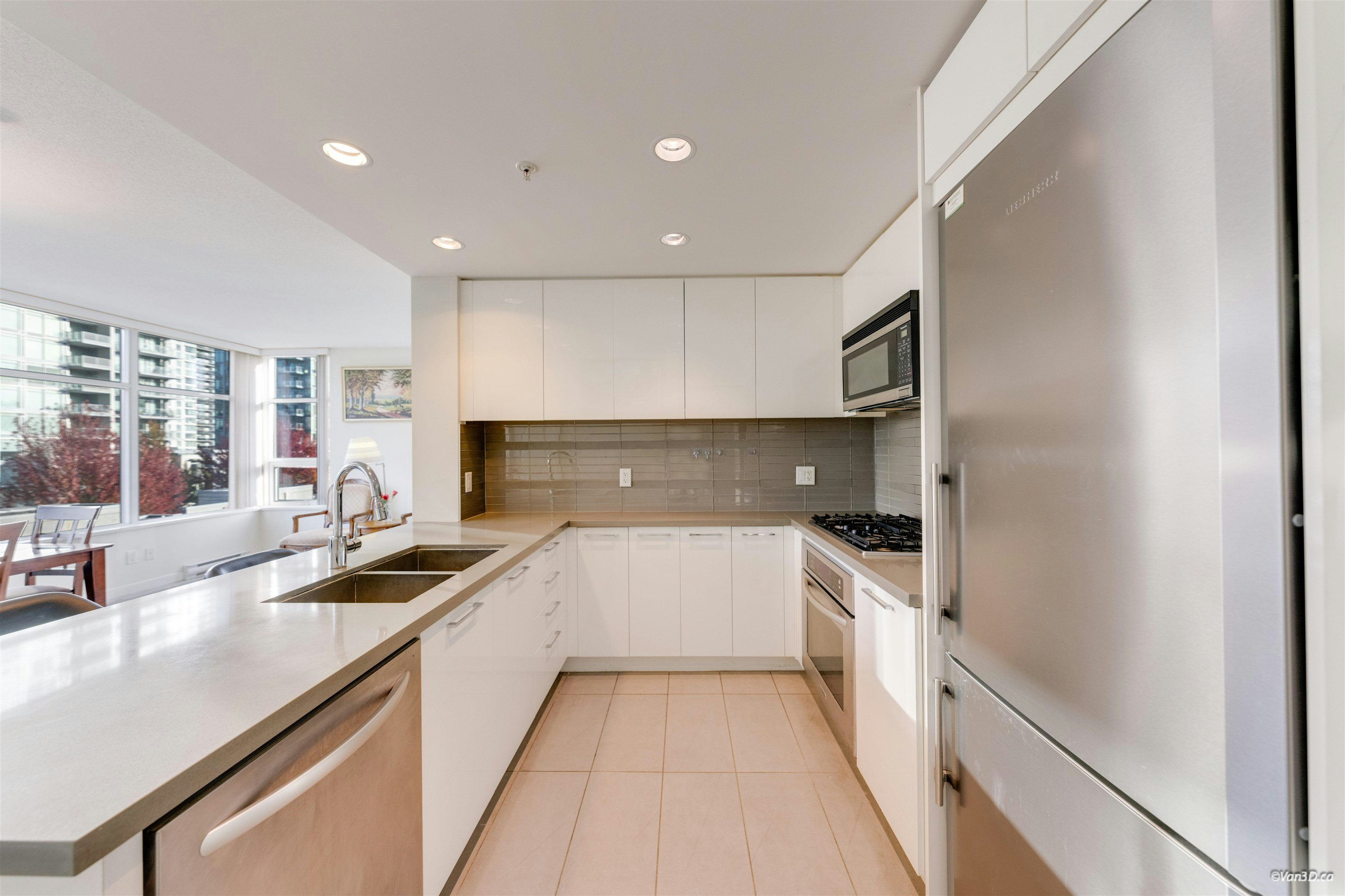 306-4880 Bennett Street - 5