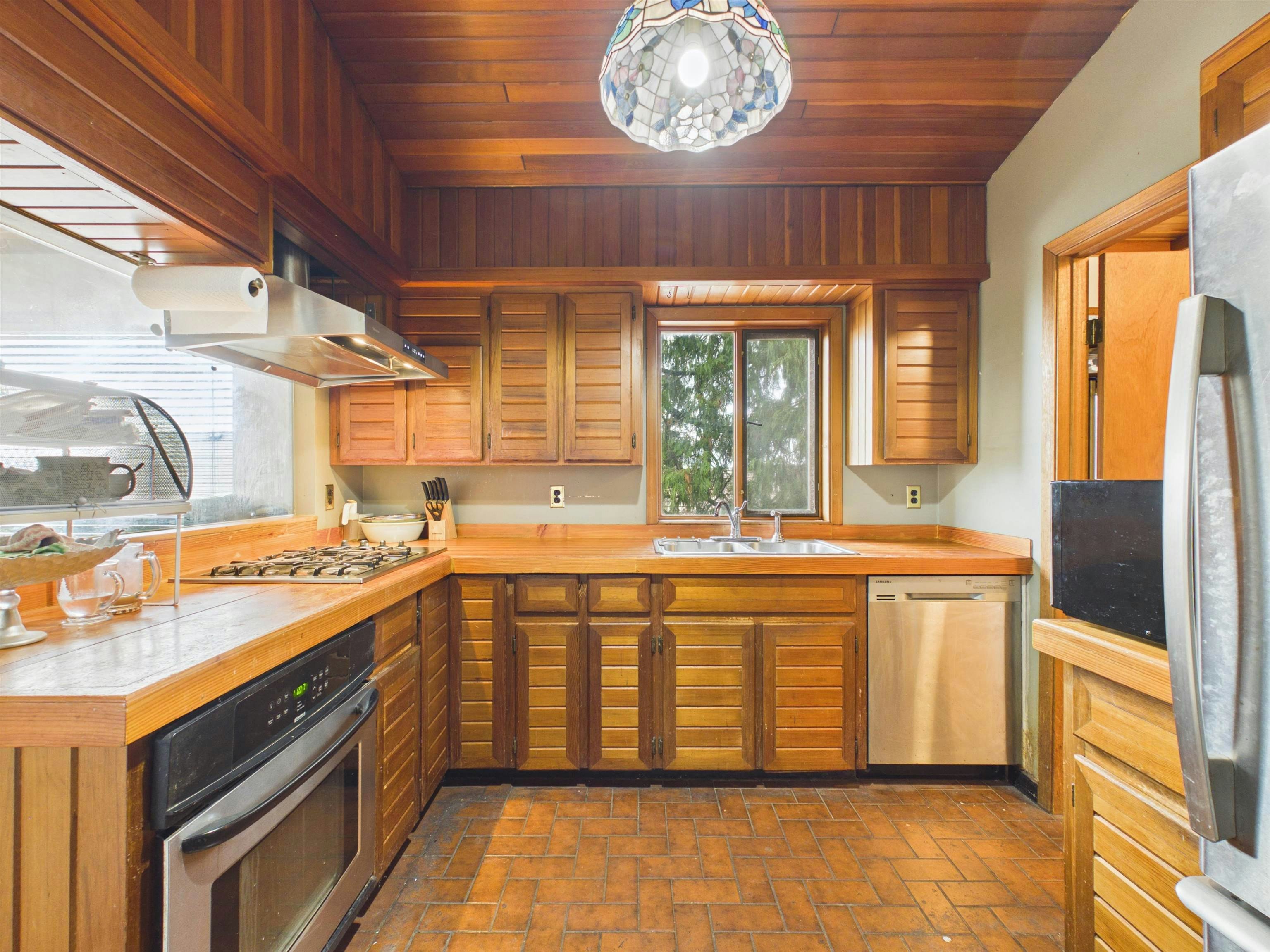 2035 Craigen Avenue, Coquitlam, BC, V3K 1W4 - 8