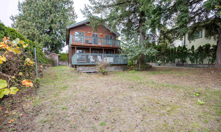 2035 Craigen Avenue