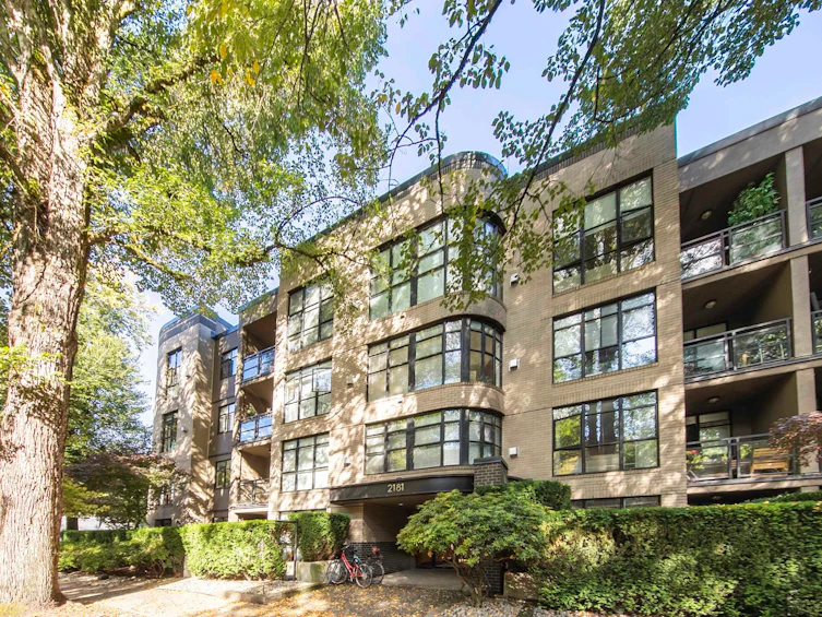 210-2181 W 10th Avenue, Vancouver, BC, V6K 2H7