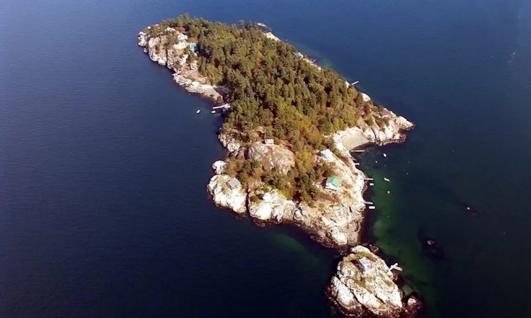 13 Passage Island