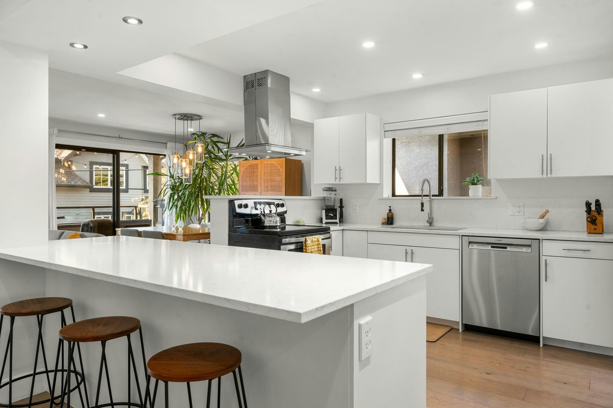 19-2133 St George's Avenue, North Vancouver, BC, V7L 3K5