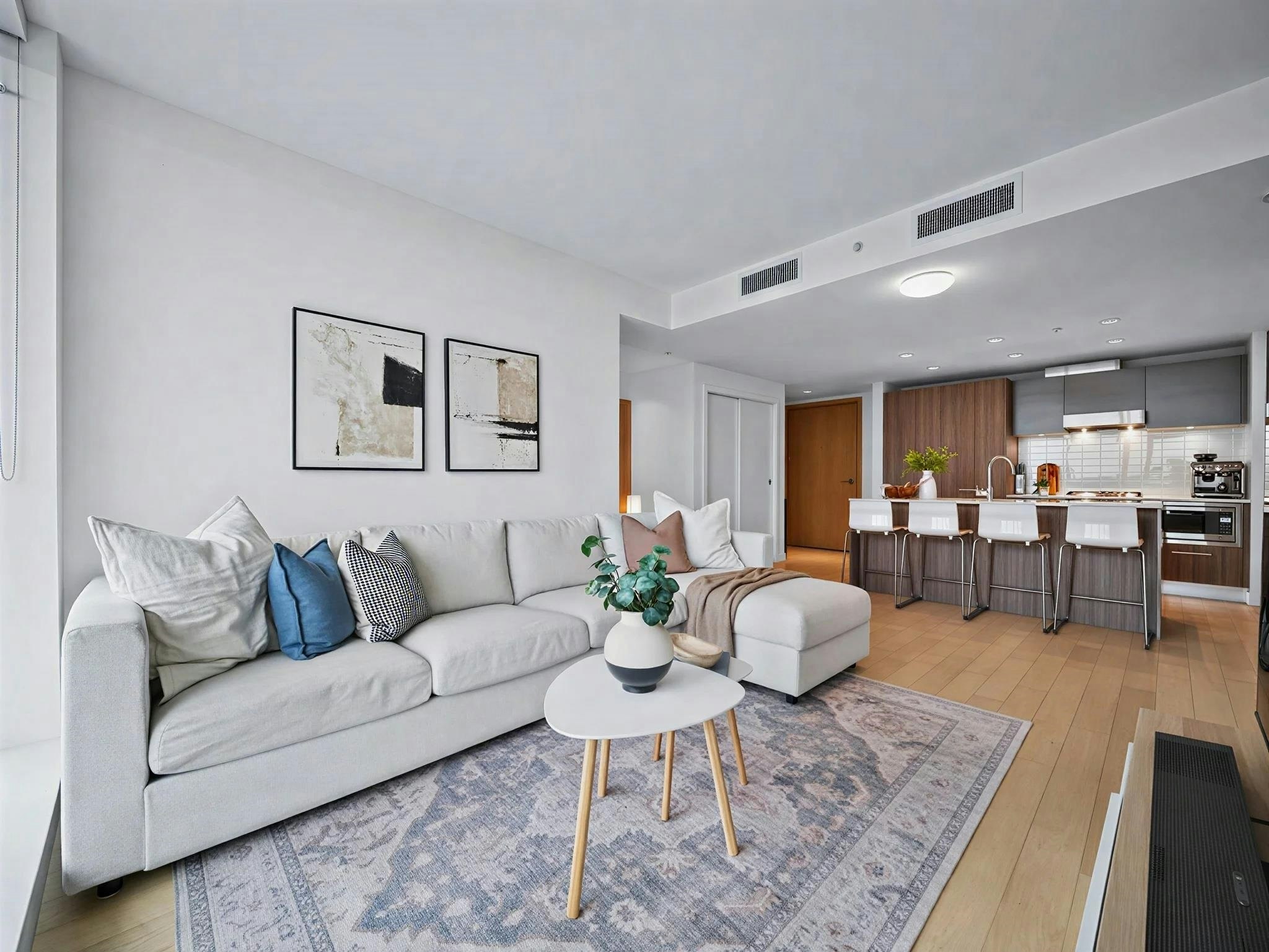 1005-4638 Gladstone Street - 5