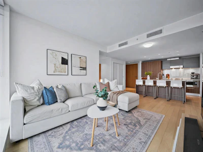 1005-4638 Gladstone Street - 5