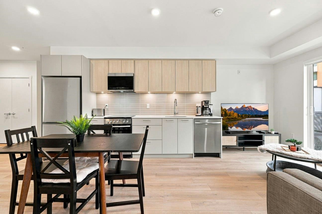 225-1529 Oxford, North Vancouver, BC, V7J 0G2
