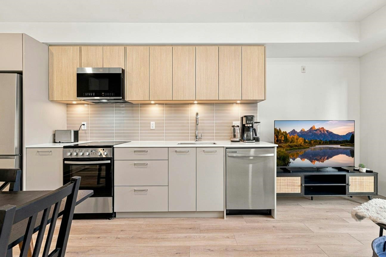 225-1529 Oxford, North Vancouver, BC, V7J 0G2 - 10