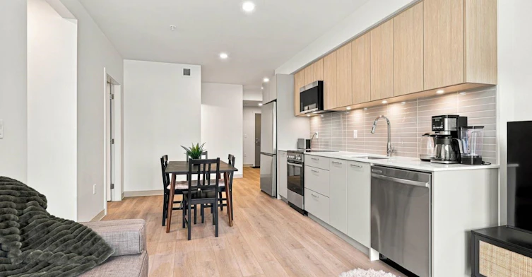 225-1529 Oxford, North Vancouver, BC, V7J 0G2 - 11