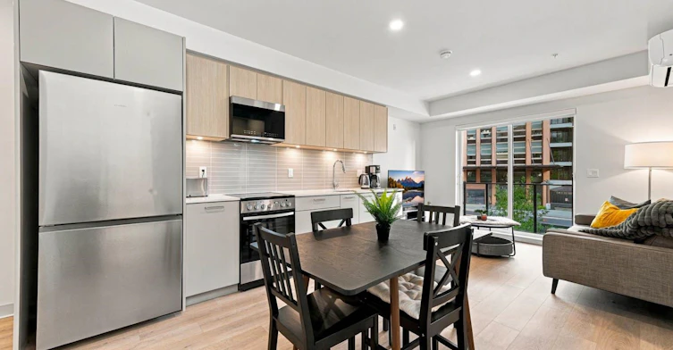 225-1529 Oxford, North Vancouver, BC, V7J 0G2 - 9