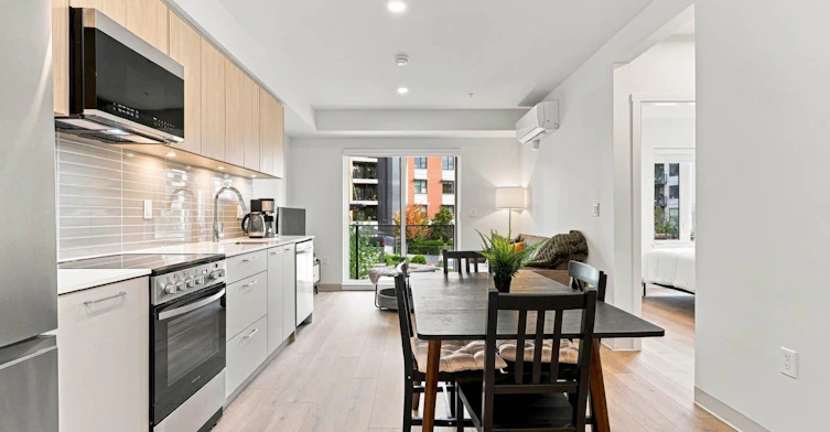 225-1529 Oxford, North Vancouver, BC, V7J 0G2 - 8