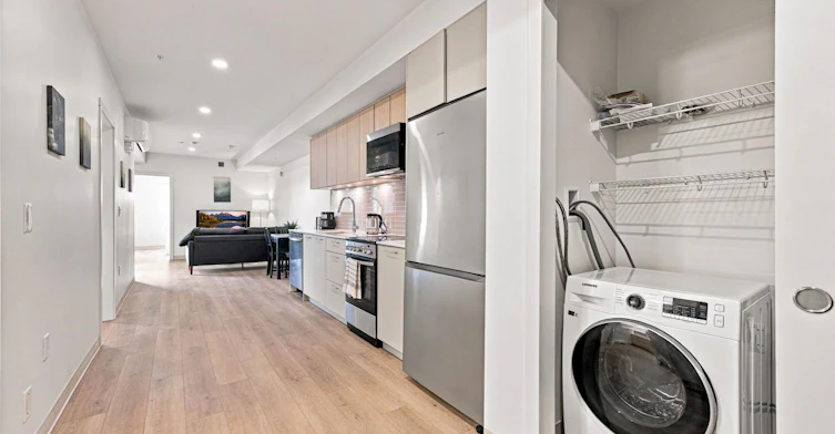 213-1529 Oxford, North Vancouver, BC, V7J 0G2