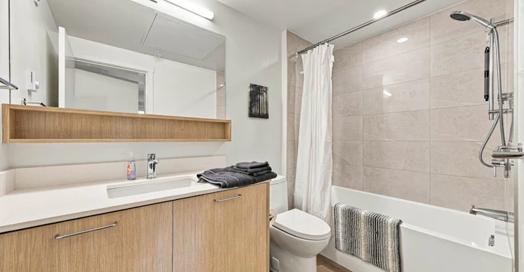 213-1529 Oxford, North Vancouver, BC, V7J 0G2 - 4