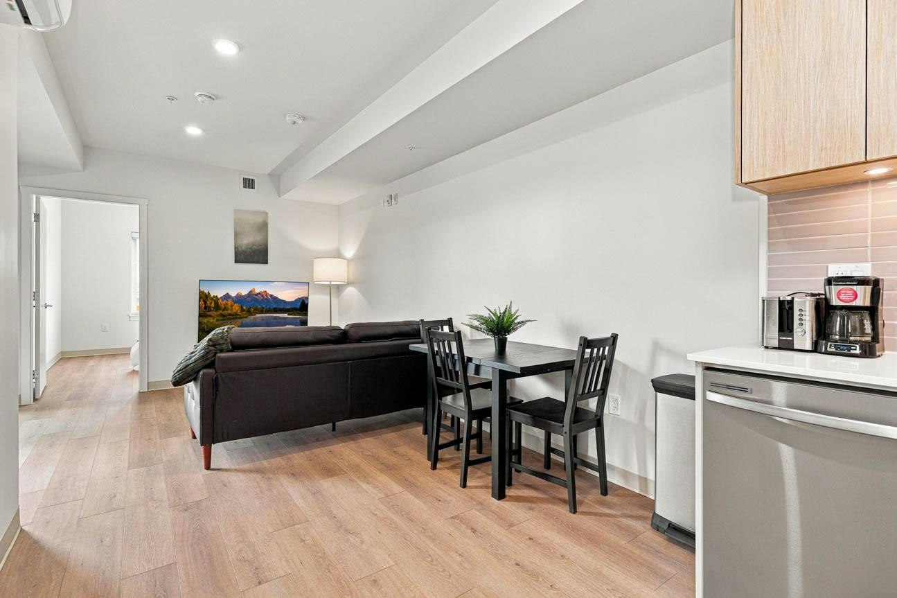 213-1529 Oxford, North Vancouver, BC, V7J 0G2 - 7