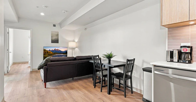 213-1529 Oxford, North Vancouver, BC, V7J 0G2 - 7