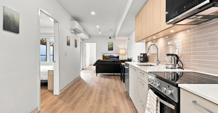 213-1529 Oxford, North Vancouver, BC, V7J 0G2 - 8
