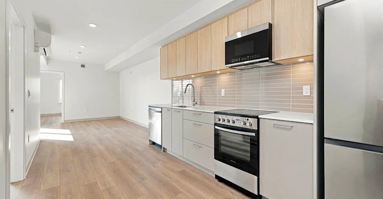 613-1529 Oxford, North Vancouver, BC, V7J 0G2 - 2