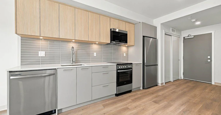 613-1529 Oxford, North Vancouver, BC, V7J 0G2