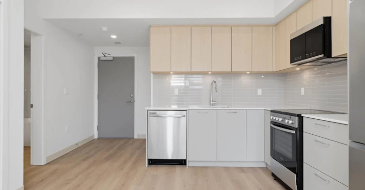606-1529 Oxford, North Vancouver, BC, V7J 0G2 - 2